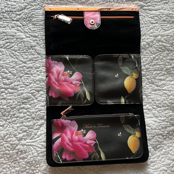 New gems and jewels pouch - Picture 4 of 10